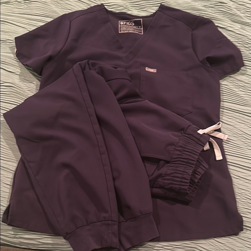 Figs Deep Purple Scrub Set